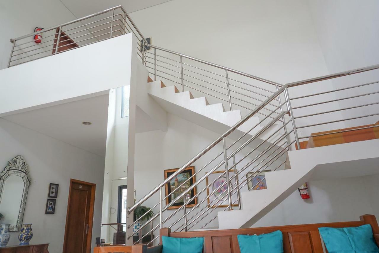 Residences By Reddoorz Syariah @ Buah Batu Bandung Exterior photo