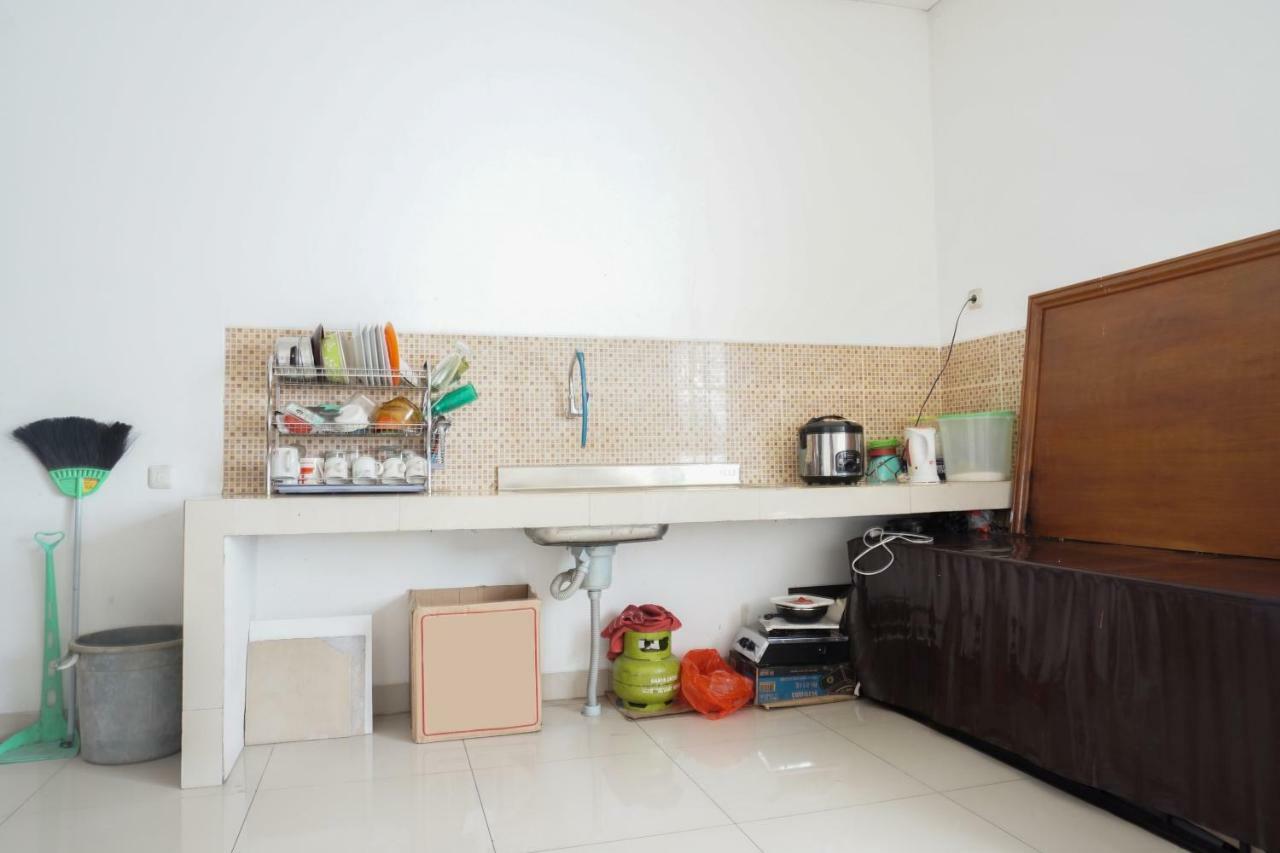 Residences By Reddoorz Syariah @ Buah Batu Bandung Exterior photo